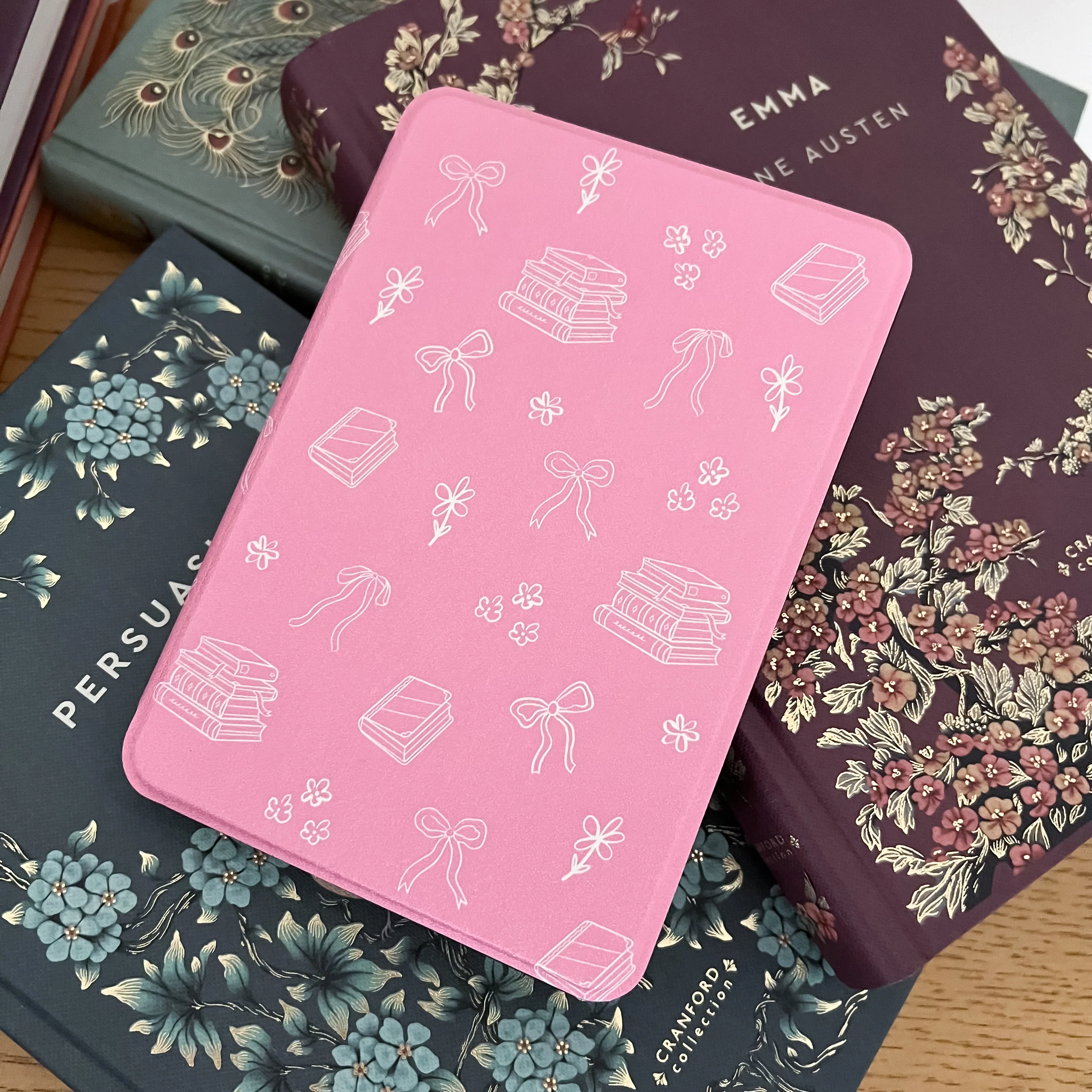 Bows, Books & Flowers Kindle Case - Pink - Image 2